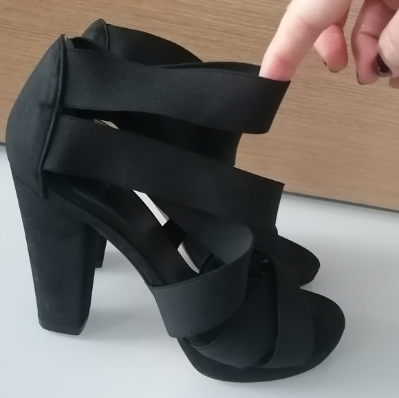 Stuart Weitzman Black Suede Elastic Criss Cross Strap Block Heel Sandals 5.5 - Picture 17 of 17